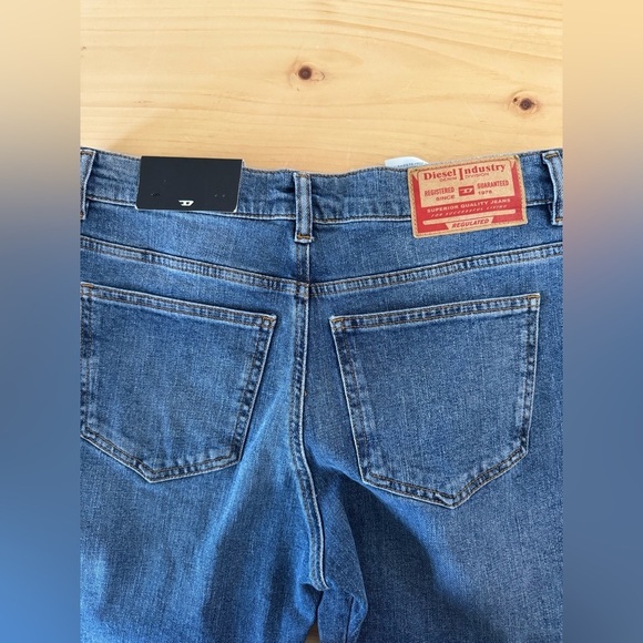 NWT Women’s Diesel Boyfriend Style Ankle Length StreetWear 5 Pocket Denim Jeans - Picture 7 of 14